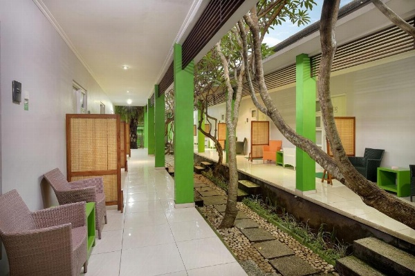 Hardys Hotel Negara image 4